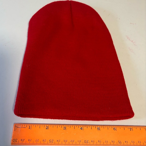 CHILDS Red Beanie Toboggan Hat Cap Sock Hat EUC - Picture 4 of 6